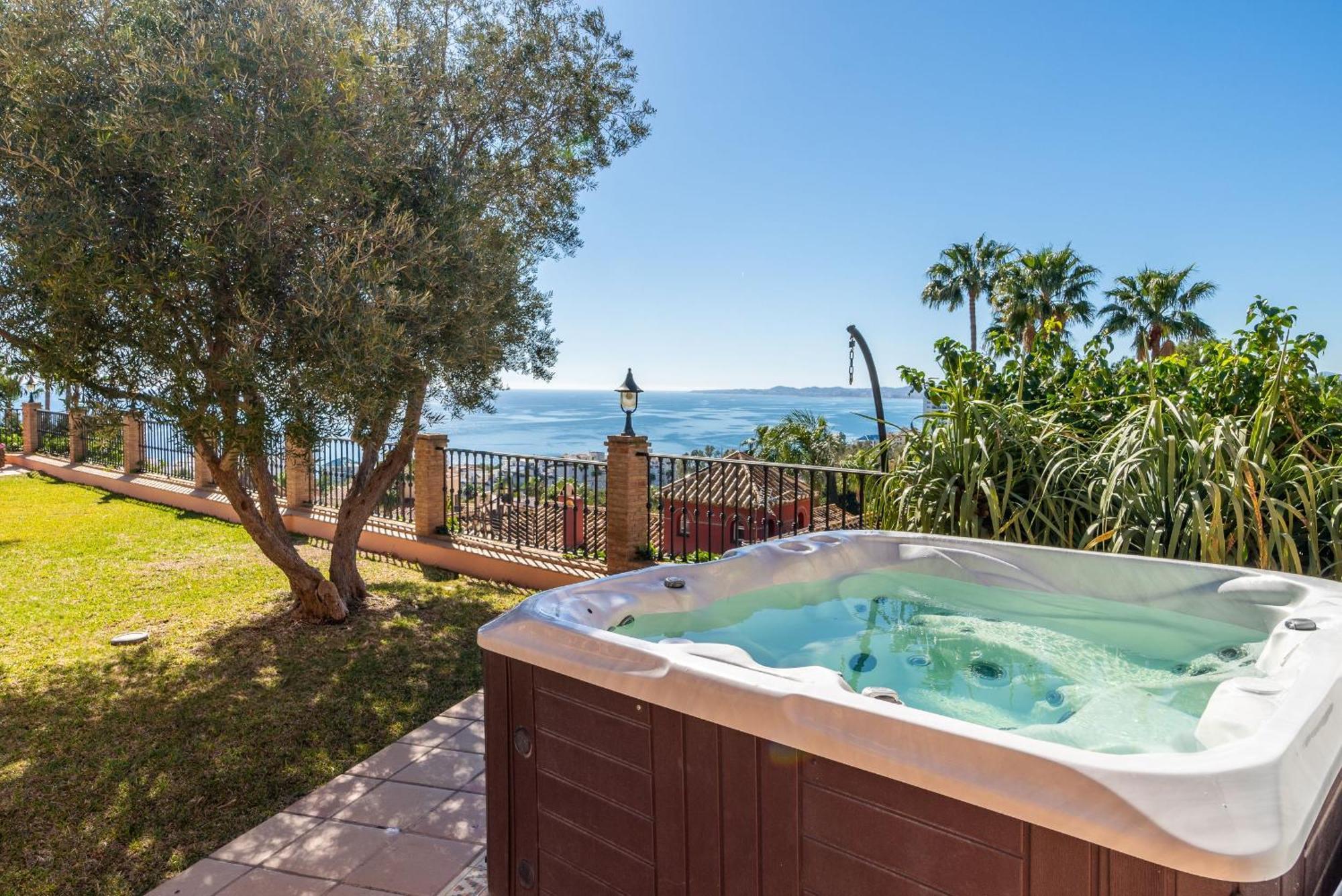 Beachside Villa With Panoramic Sea Views Benalmádena Εξωτερικό φωτογραφία