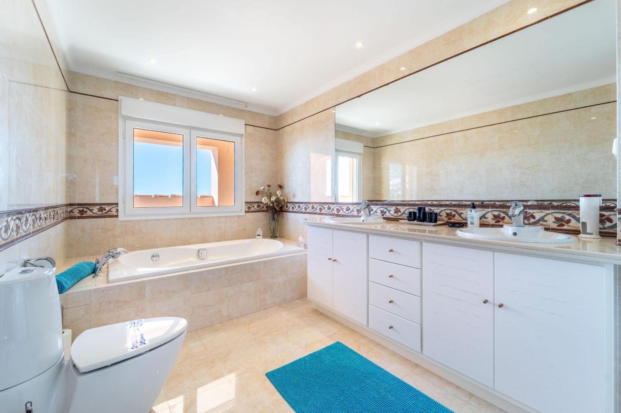Beachside Villa With Panoramic Sea Views Benalmádena Εξωτερικό φωτογραφία